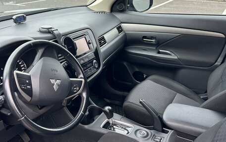 Mitsubishi Outlander III рестайлинг 3, 2013 год, 1 800 000 рублей, 6 фотография