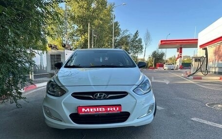 Hyundai Solaris II рестайлинг, 2013 год, 725 000 рублей, 1 фотография