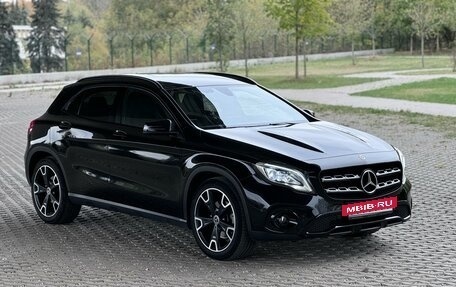 Mercedes-Benz GLA, 2019 год, 3 090 000 рублей, 11 фотография