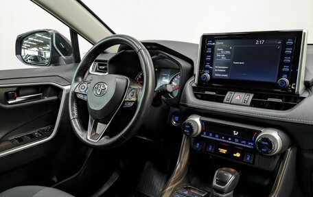 Toyota RAV4, 2020 год, 3 520 000 рублей, 24 фотография