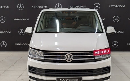 Volkswagen Caravelle T6 рестайлинг, 2019 год, 2 750 000 рублей, 2 фотография