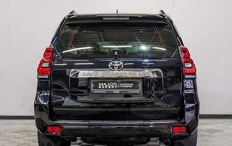 Toyota Land Cruiser Prado 150 рестайлинг 2, 2020 год, 5 750 000 рублей, 6 фотография