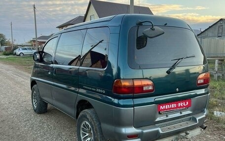 Mitsubishi Delica IV, 1995 год, 1 250 000 рублей, 6 фотография