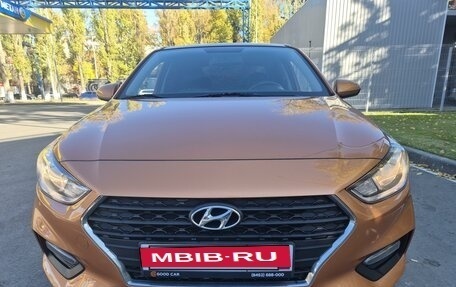 Hyundai Solaris II рестайлинг, 2017 год, 1 365 000 рублей, 2 фотография