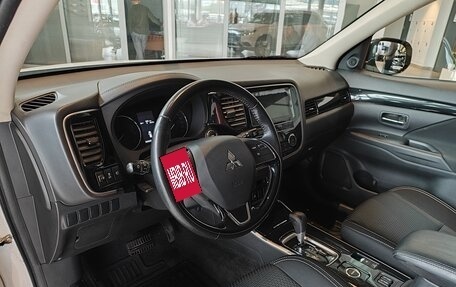 Mitsubishi Outlander III рестайлинг 3, 2019 год, 2 545 000 рублей, 9 фотография