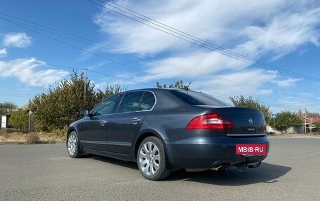 Skoda Superb III рестайлинг, 2008 год, 1 040 000 рублей, 11 фотография