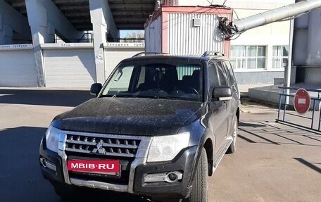 Mitsubishi Pajero IV, 2015 год, 2 900 000 рублей, 2 фотография