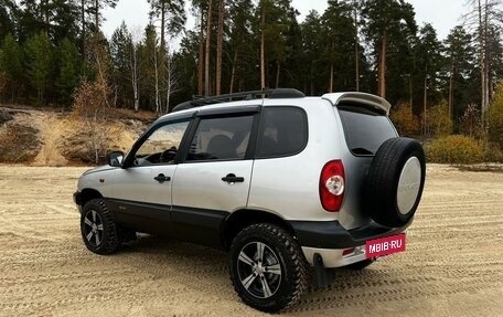 Chevrolet Niva I рестайлинг, 2004 год, 395 000 рублей, 3 фотография