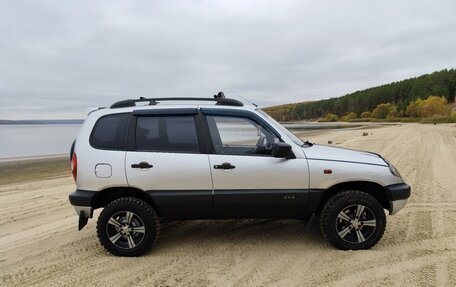 Chevrolet Niva I рестайлинг, 2004 год, 395 000 рублей, 14 фотография