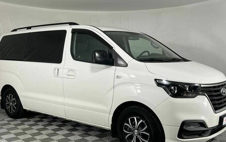 Hyundai H-1 II рестайлинг, 2021 год, 3 330 000 рублей, 3 фотография