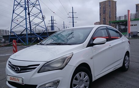 Hyundai Solaris II рестайлинг, 2015 год, 690 000 рублей, 1 фотография