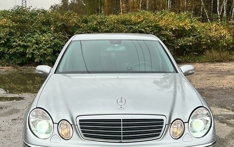 Mercedes-Benz E-Класс, 2005 год, 880 000 рублей, 4 фотография