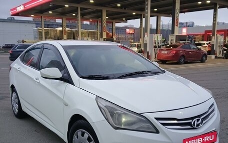 Hyundai Solaris II рестайлинг, 2015 год, 690 000 рублей, 2 фотография