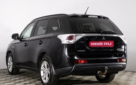 Mitsubishi Outlander III рестайлинг 3, 2013 год, 1 799 000 рублей, 7 фотография