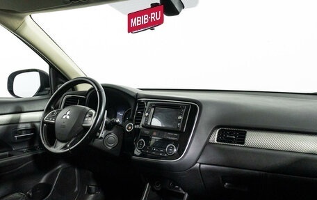 Mitsubishi Outlander III рестайлинг 3, 2013 год, 1 799 000 рублей, 9 фотография