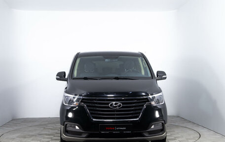 Hyundai H-1 II рестайлинг, 2021 год, 3 920 000 рублей, 2 фотография