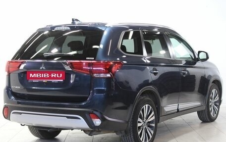 Mitsubishi Outlander III рестайлинг 3, 2021 год, 3 090 000 рублей, 5 фотография