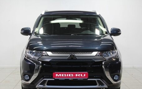 Mitsubishi Outlander III рестайлинг 3, 2021 год, 3 090 000 рублей, 2 фотография