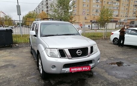 Nissan Pathfinder, 2011 год, 1 350 000 рублей, 2 фотография