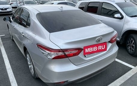 Toyota Camry, 2019 год, 3 100 000 рублей, 2 фотография