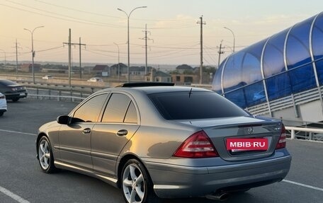 Mercedes-Benz C-Класс, 2004 год, 1 100 000 рублей, 4 фотография