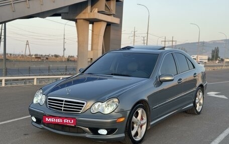 Mercedes-Benz C-Класс, 2004 год, 1 100 000 рублей, 2 фотография