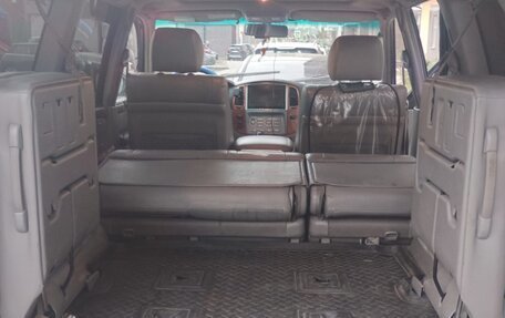 Toyota Land Cruiser 100 рестайлинг 2, 2004 год, 1 830 000 рублей, 9 фотография