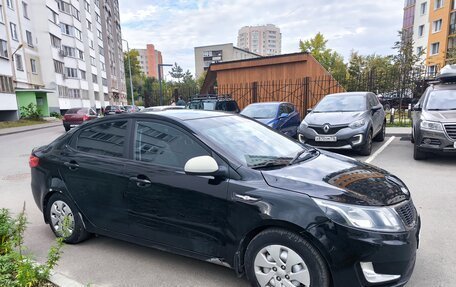 KIA Rio III рестайлинг, 2013 год, 800 000 рублей, 4 фотография