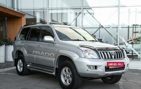 Toyota Land Cruiser Prado 120 рестайлинг, 2003 год, 2 297 000 рублей, 3 фотография