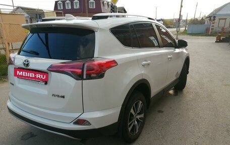 Toyota RAV4, 2017 год, 3 100 000 рублей, 4 фотография