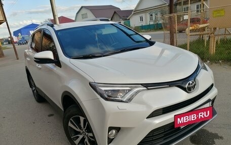 Toyota RAV4, 2017 год, 3 100 000 рублей, 2 фотография