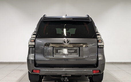 Toyota Land Cruiser Prado 150 рестайлинг 2, 2021 год, 7 700 000 рублей, 6 фотография