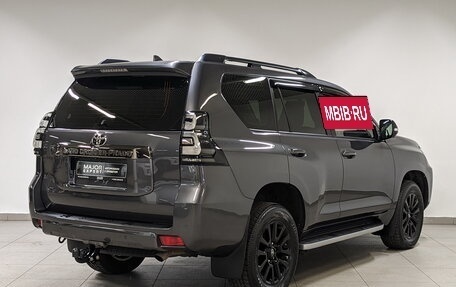 Toyota Land Cruiser Prado 150 рестайлинг 2, 2021 год, 7 700 000 рублей, 5 фотография