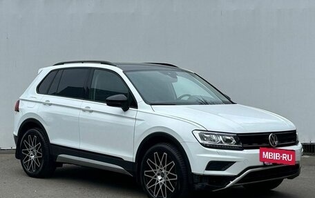 Volkswagen Tiguan II, 2020 год, 2 700 000 рублей, 3 фотография