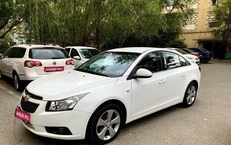 Chevrolet Cruze II, 2010 год, 749 000 рублей, 1 фотография