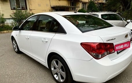 Chevrolet Cruze II, 2010 год, 749 000 рублей, 2 фотография