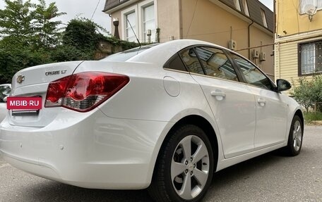 Chevrolet Cruze II, 2010 год, 749 000 рублей, 4 фотография