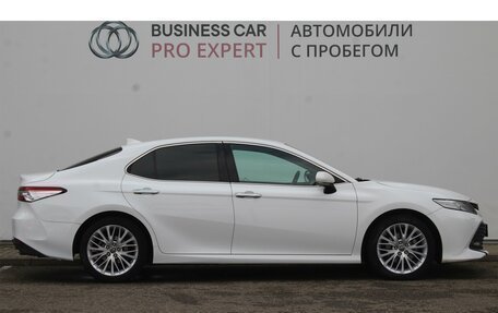 Toyota Camry, 2019 год, 3 280 000 рублей, 6 фотография