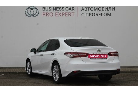 Toyota Camry, 2019 год, 3 280 000 рублей, 5 фотография