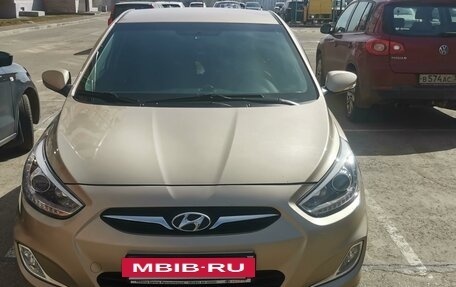 Hyundai Solaris II рестайлинг, 2014 год, 1 100 000 рублей, 14 фотография