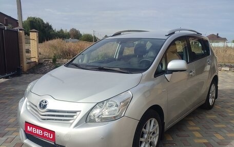 Toyota Verso I, 2012 год, 1 300 000 рублей, 1 фотография