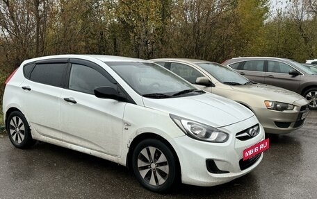 Hyundai Solaris II рестайлинг, 2012 год, 535 000 рублей, 2 фотография