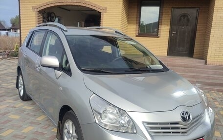 Toyota Verso I, 2012 год, 1 300 000 рублей, 4 фотография