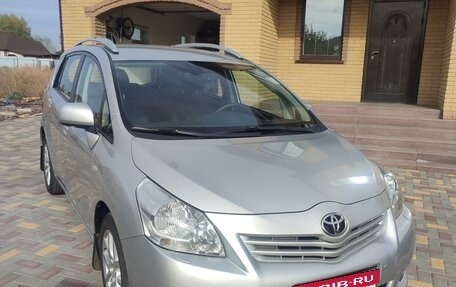 Toyota Verso I, 2012 год, 1 300 000 рублей, 3 фотография