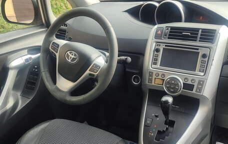 Toyota Verso I, 2012 год, 1 300 000 рублей, 14 фотография