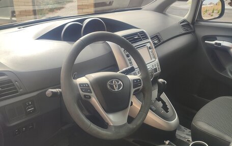 Toyota Verso I, 2012 год, 1 300 000 рублей, 13 фотография