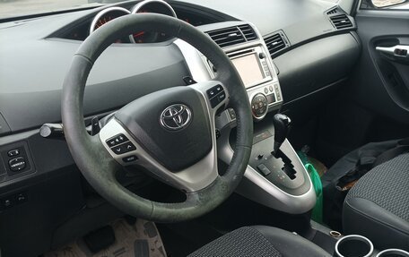 Toyota Verso I, 2012 год, 1 300 000 рублей, 17 фотография