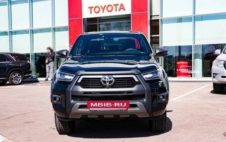 Toyota Hilux VIII, 2022 год, 8 190 000 рублей, 2 фотография