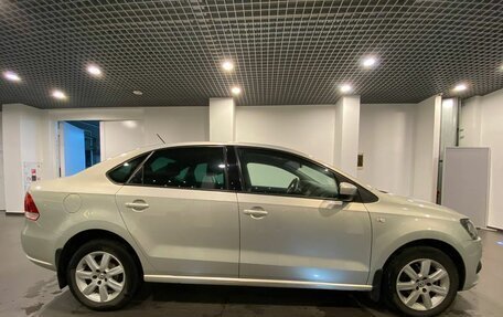 Volkswagen Polo VI (EU Market), 2013 год, 870 000 рублей, 2 фотография