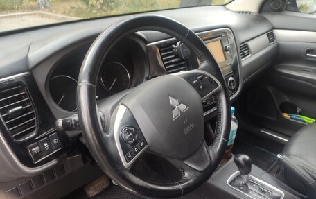 Mitsubishi Outlander III рестайлинг 3, 2013 год, 1 490 000 рублей, 7 фотография